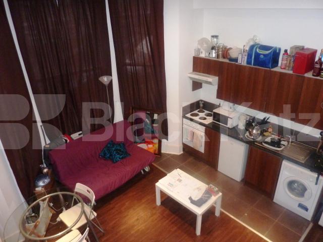 			GREAT FLAT!, 1 Bedroom, 1 bath, 1 reception Flat			 Sutherland Avenue, MAIDA VALE
